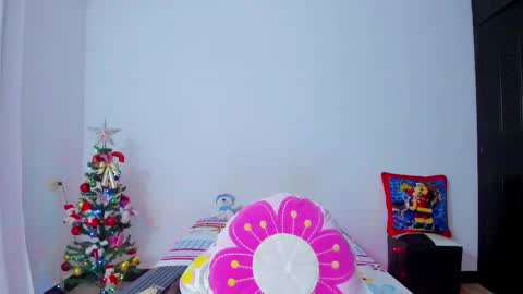 Snapshot of camilaa_foxxx chatting on 16, 12, 2025 camilaa foxxx online show from 16, 12, 2025