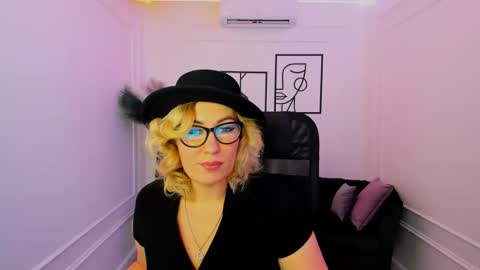 camilafatem online show from 12, 9, 2025