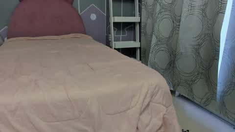 Camila  online show from 19, 1, 2025