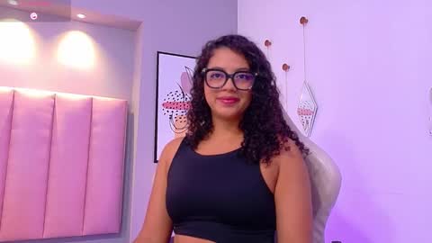 Snapshot of camilalevy chatting on 6, 11, 2025 Camila online show from 6, 11, 2025