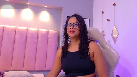 Snapshot of camilalevy chatting on 1, 12, 2025 Camila online show from 1, 12, 2025