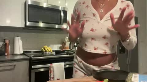 camiliakxoxo online show from 18, 11, 2025