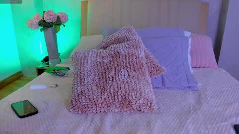 Snapshot of camille_lynn chatting on 2, 10, 2025 Camille Lynn online show from 2, 10, 2025