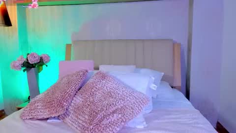 Snapshot of camille_lynn chatting on 11, 10, 2025 Camille Lynn online show from 11, 10, 2025