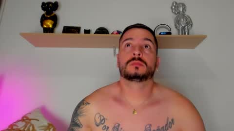 camilo_restrepo21 online show from 15, 9, 2025