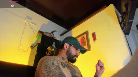 Snapshot of camilomayer chatting on 28, 10, 2025 Camilo online show from 28, 10, 2025