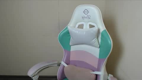 Snapshot of cammila_horn chatting on 28, 10, 2025 cammila horn online show from 28, 10, 2025