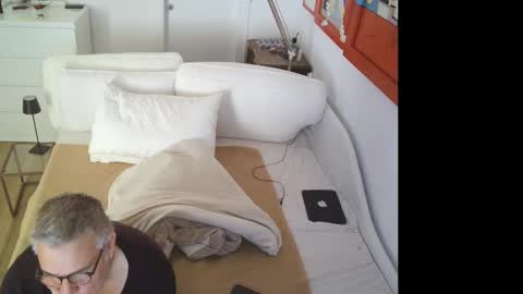 Snapshot of camunication chatting on 18, 2, 2025 camunication online show from 18, 2, 2025