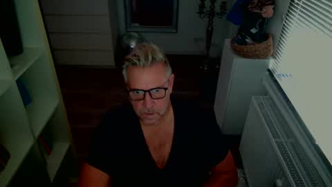 Snapshot of camunication chatting on 29, 9, 2025 camunication online show from 29, 9, 2025