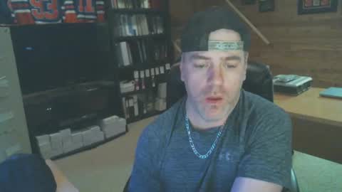 Snapshot of canadianboi6969 chatting on 16, 2, 2025 CanadianBacon6969 online show from 16, 2, 2025