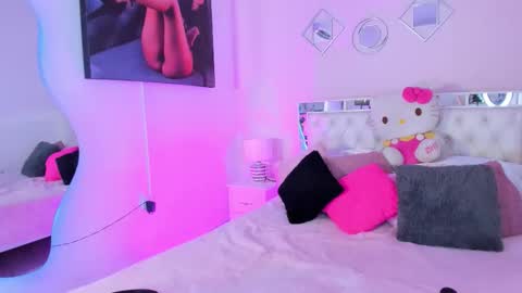 Snapshot of candace_hill1 chatting on 1, 11, 2025 Candace online show from 1, 11, 2025