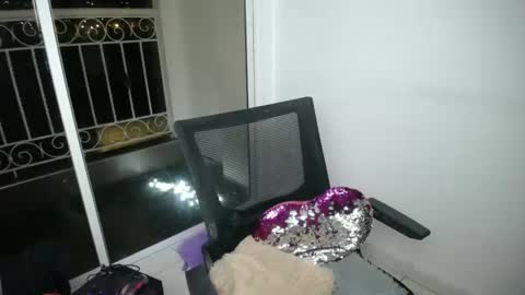 Snapshot of candacesxhot chatting on 13, 2, 2025 cumorsmooke online show from 13, 2, 2025