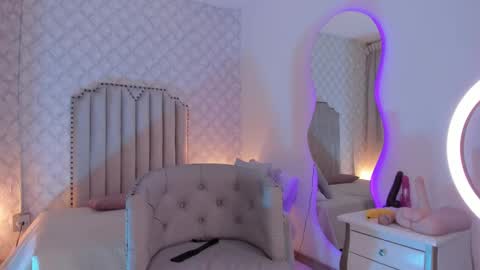 Candy online show from 13, 9, 2025