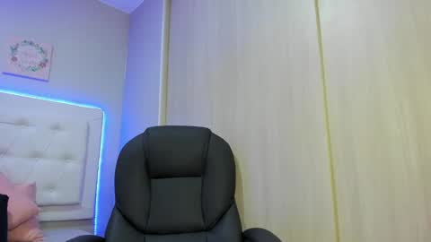 candy brown online show from 27, 9, 2025