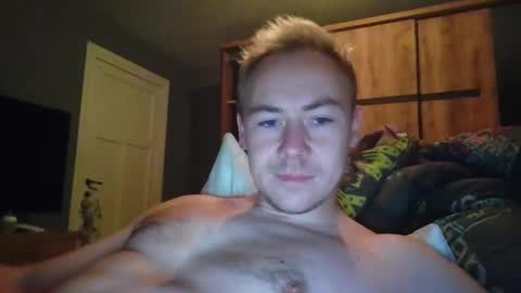 Snapshot of candy_boy_xoxo chatting on 24, 10, 2025 candy_boy_xoxo online show from 24, 10, 2025