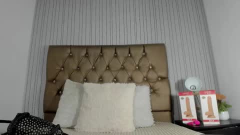 Snapshot of candy_mery chatting on 27, 10, 2025 candy mery online show from 27, 10, 2025