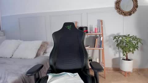 Naty online show from 11, 1, 2026