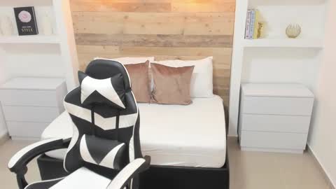 CANDY online show from 1, 11, 2025