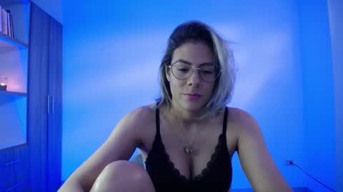 Candy Dowson online show from 2, 11, 2025