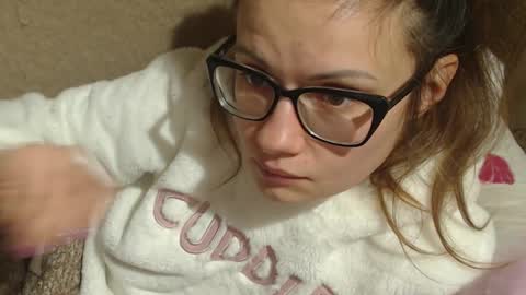 say meow and send tips  online show from 13, 12, 2024