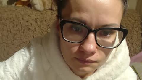 say meow and send tips  online show from 20, 12, 2024