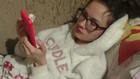 say meow and send tips  online show from 17, 2, 2025