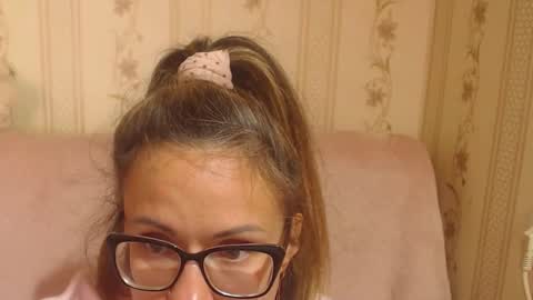 say meow and send tips  online show from 25, 9, 2025