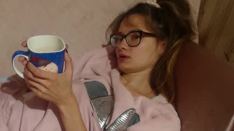 say meow and send tips  online show from 3, 10, 2025