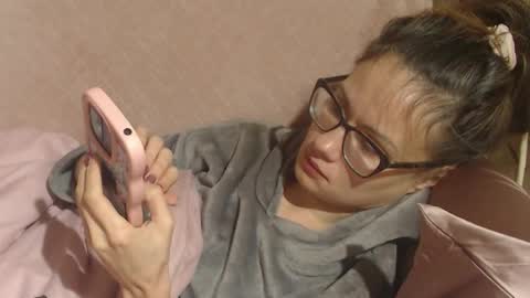 say meow and send tips  online show from 3, 12, 2025