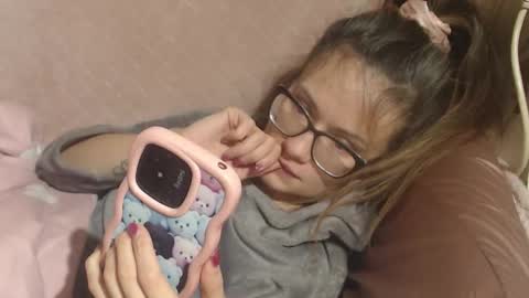 say meow and send tips  online show from 20, 12, 2025