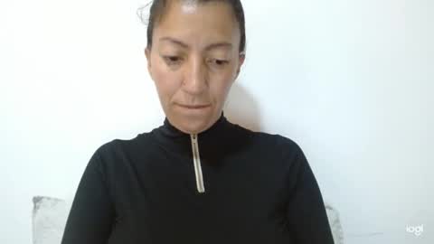 Snapshot of candymilfff chatting on 30, 11, 2025 candymilfff online show from 30, 11, 2025