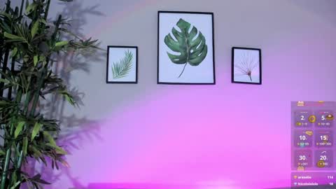 Snapshot of candyy_bella chatting on 5, 1, 2025 Isabella online show from 5, 1, 2025