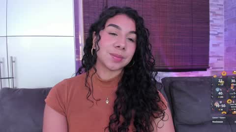 Snapshot of candyy_bella chatting on 1, 2, 2025 Isabella online show from 1, 2, 2025