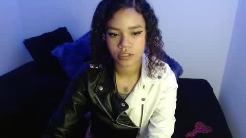 canela_s1 online show from 18, 11, 2025