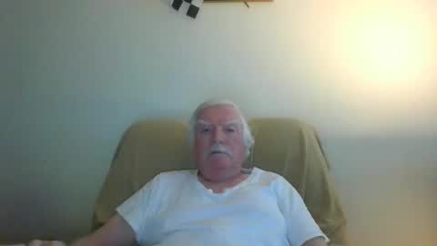 Snapshot of capecod21 chatting on 1, 3, 2025 capecod21 online show from 1, 3, 2025