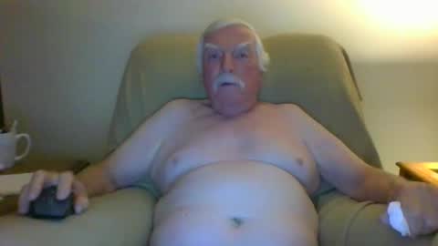 Snapshot of capecod21 chatting on 22, 11, 2025 capecod21 online show from 22, 11, 2025