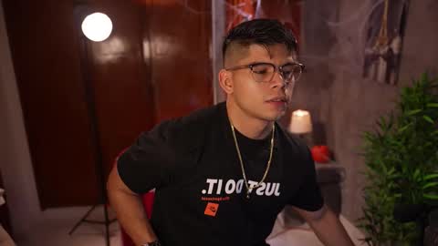 Snapshot of capizzi_ chatting on 27, 10, 2025 David Capizzi online show from 27, 10, 2025