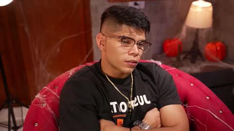 Snapshot of capizzi_ chatting on 28, 10, 2025 David Capizzi online show from 28, 10, 2025