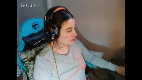 cara890713 online show from 3, 1, 2025