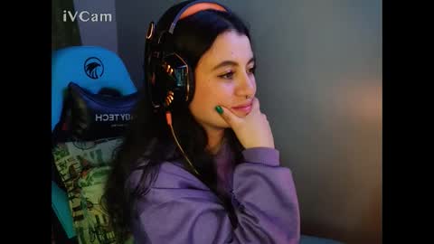 cara890713 online show from 22, 1, 2025