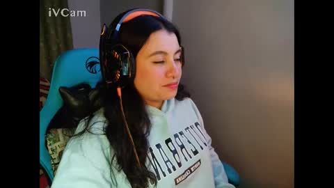 cara890713 online show from 24, 1, 2025