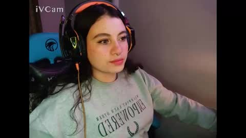 cara890713 online show from 25, 1, 2025