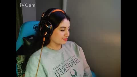 cara890713 online show from 25, 1, 2025