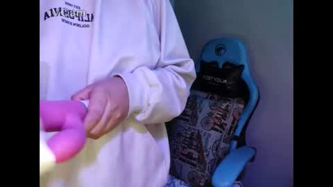 cara890713 online show from 5, 2, 2025