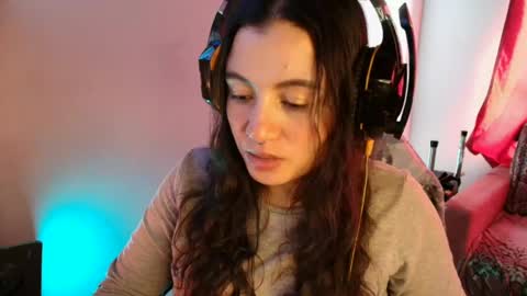 cara890713 online show from 18, 2, 2025