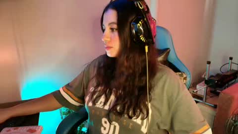 cara890713 online show from 20, 2, 2025