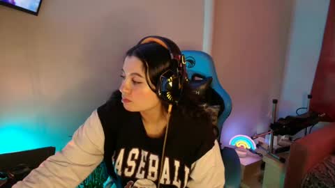 cara890713 online show from 25, 2, 2025