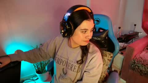 cara890713 online show from 28, 2, 2025