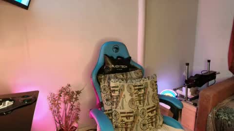 cara890713 online show from 10, 3, 2025