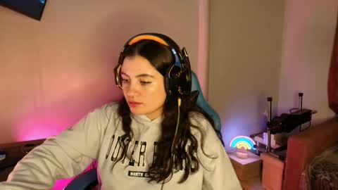 cara890713 online show from 10, 3, 2025